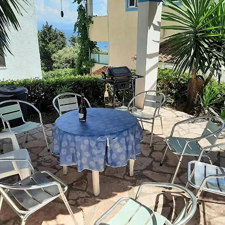 Appealing In With Pool Apartment *